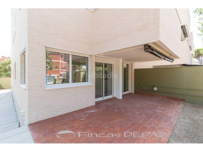 Foto eab46570-6f11-4172-b04d-295c0aaeae8b. Alquiler piso planta baja obra nueva con jardín particular en Castelldefels