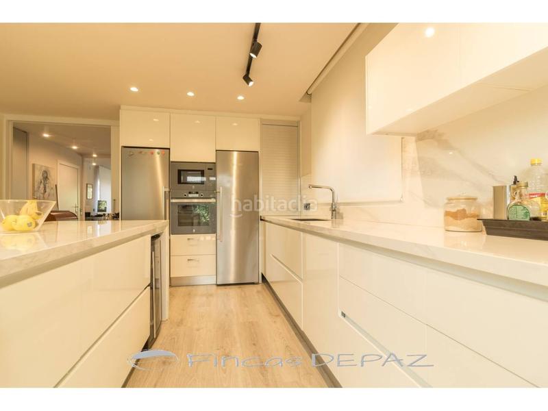 Foto 3a494718-183f-45f9-8349-a5bd61388187. Chalet con riscaldamento parcheggio piscina in Montmar Castelldefels