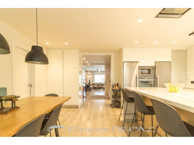 Foto 3e641a7b-b505-4727-8967-dfd91378eb39. Chalet con riscaldamento parcheggio piscina in Montmar Castelldefels