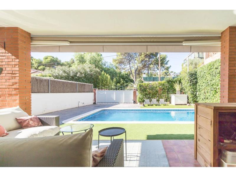 Foto 65401364-2007-4c94-b0aa-5e34045d7b90. Chalet con riscaldamento parcheggio piscina in Montmar Castelldefels