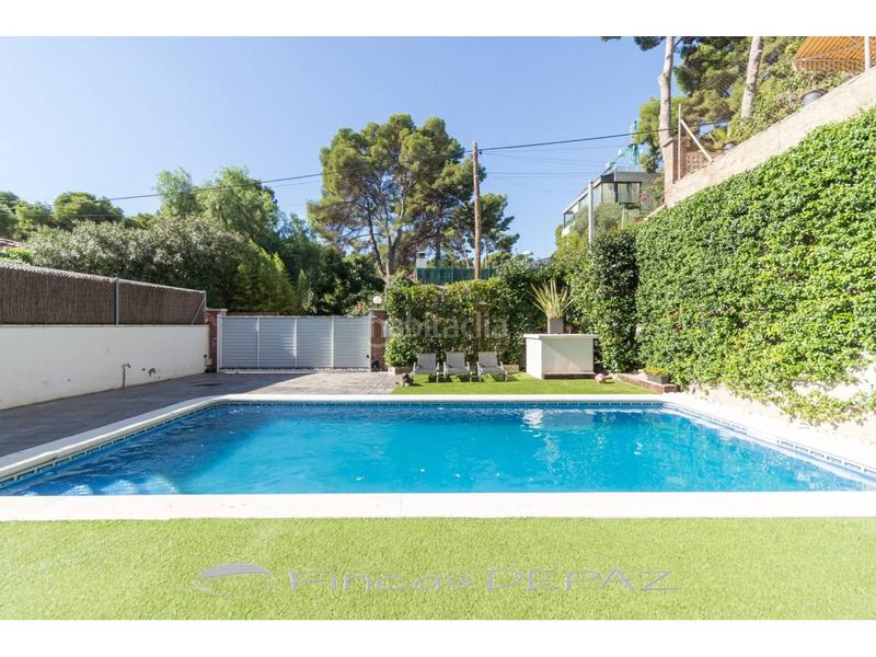 Foto 759f4cf3-c35e-4a61-b06a-101c90ed2605. Chalet con riscaldamento parcheggio piscina in Montmar Castelldefels