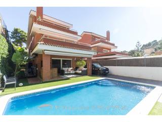 Chalet in Montmar. Chalet exclusivo en montemar
