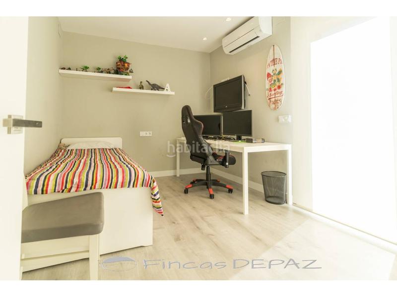 Foto edfa6253-9953-406c-8385-864783aaa5f9. Chalet con riscaldamento parcheggio piscina in Montmar Castelldefels