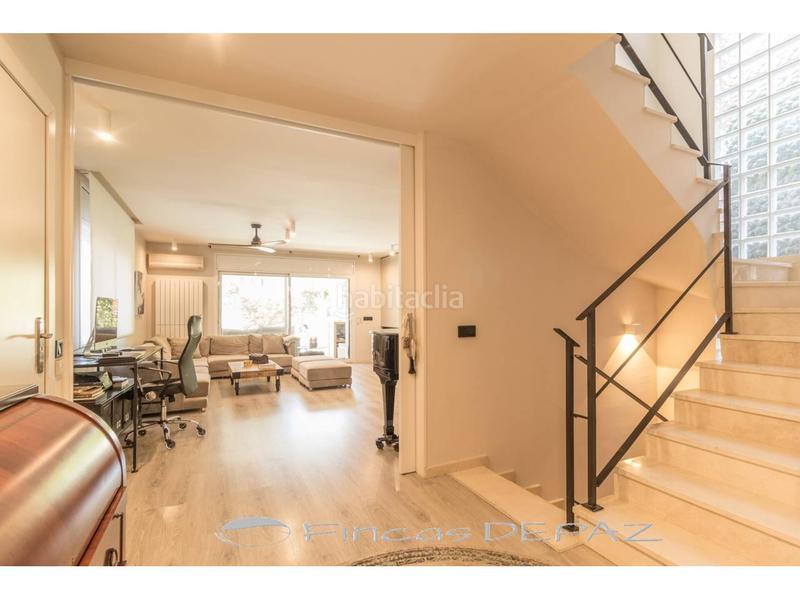 Foto f182bc9b-508e-49f6-80e4-a20acb98c312. Chalet con riscaldamento parcheggio piscina in Montmar Castelldefels