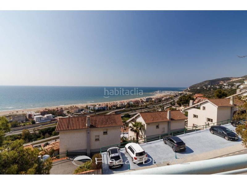 Foto a109cc1e-c756-4f51-9f07-3d53b524824b. Xalet amb aparcament piscina a les botigues de Sitges Sitges