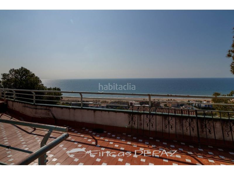 Foto c00b8996-94b9-4c09-8859-e7b80e0bf5b4. Xalet amb aparcament piscina a les botigues de Sitges Sitges
