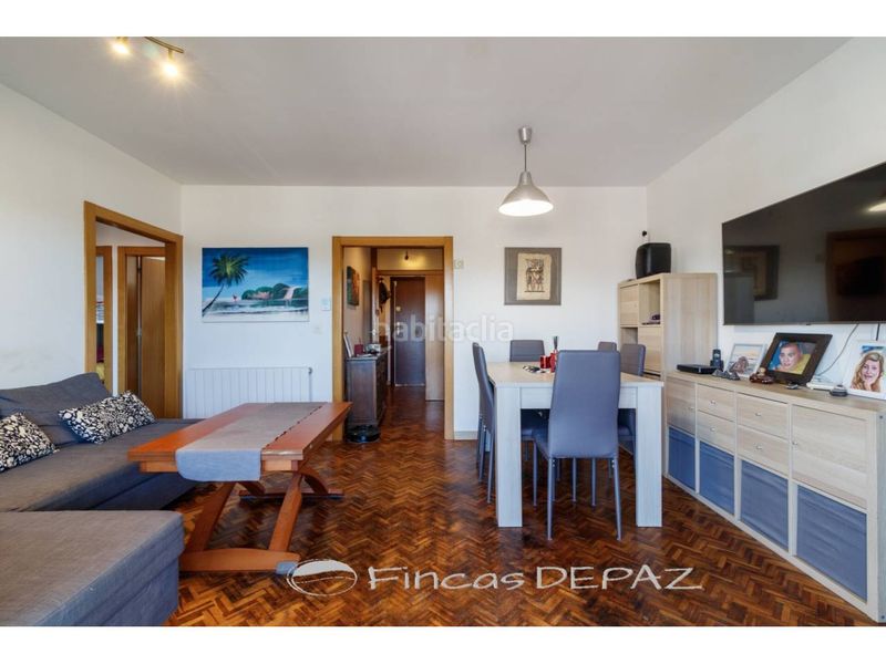 Foto 57e1907d-23ca-4df0-bd14-4592f92ac4ef. Apartament amb calefacció aparcament piscina a Gava Mar Gavà