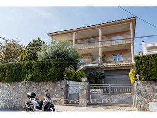 Casa a Montmar. Casa en venta en montmar, castelldefels