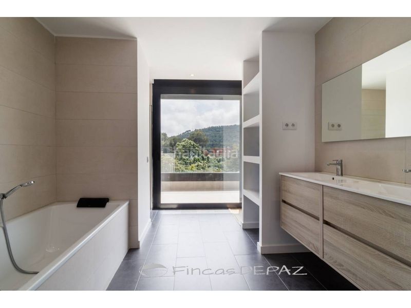 Foto fd6efa6e-d9db-4c63-9aaa-1443b74f8fa2. Casa amb calefacció piscina a La Sentiu Gavà