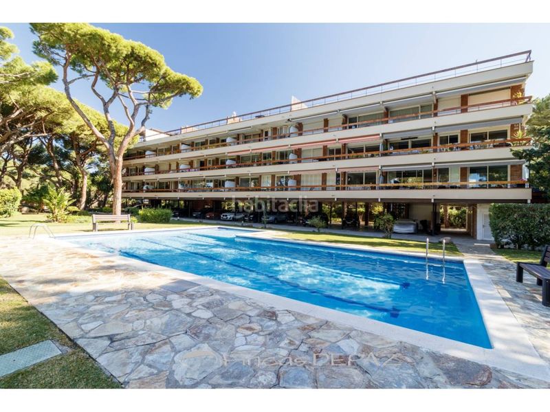 Foto c0665834-a3e8-4722-9bf7-fbc9cb163d7e. Àtic amb calefacció aparcament piscina a Gava Mar Gavà