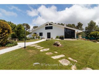 Casa in Begues. Casa de ensueño con espectacular jardín