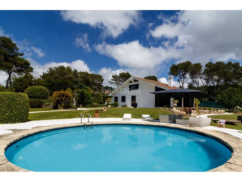 Foto d7603faf-231e-4def-9e48-088274ab0d6b. Casa amb calefacció aparcament piscina a Begues