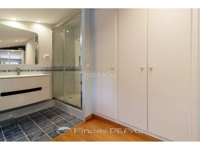 Foto 5f143e45-538f-4142-8bc5-bf4728396196. Casa adossada amb calefacció aparcament piscina a Gavà
