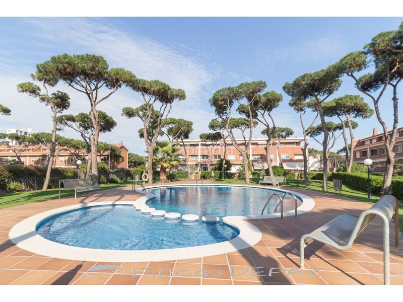 Foto 7a828418-6a04-436c-83f7-f93b9281674d. Casa adossada amb calefacció aparcament piscina a Gavà
