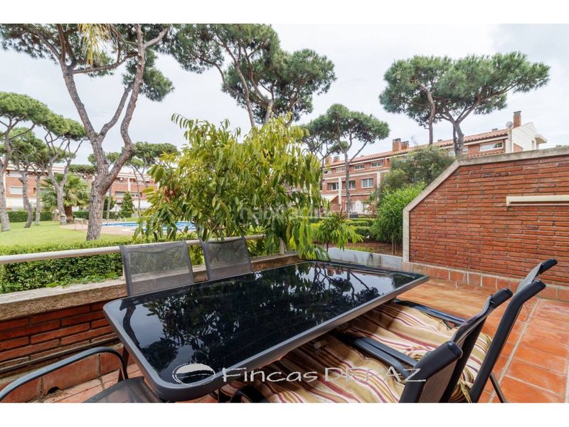 Foto b9eea627-42d3-4c77-990e-20a07451395c. Casa adossada amb calefacció aparcament piscina a Gavà