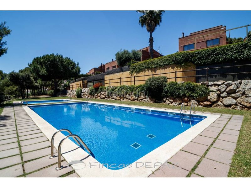 Foto a7ec94c8-5023-467d-a8c7-f7f542ad13e5. Xalet amb calefacció aparcament piscina a Can Roca Castelldefels