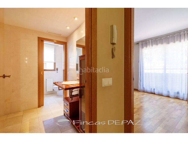 Foto c8d0fa32-e450-4848-8ce9-feeb3cd86060. Xalet amb calefacció aparcament piscina a Can Roca Castelldefels