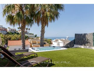 Casa  Calle po robert. Casa con vistas al mar en montgavina, sitges