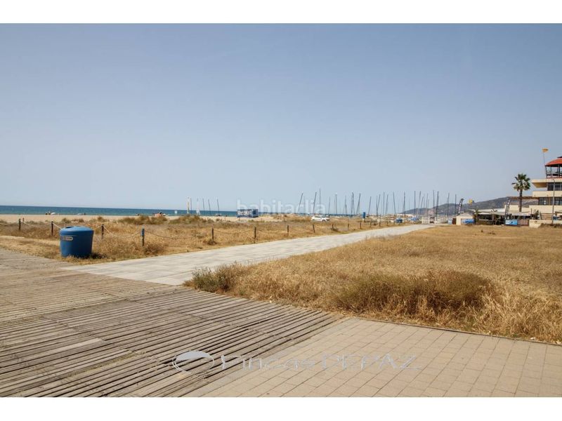Foto 1fca15c8-3516-428e-9f56-87b79da3d4cf. Casa amb calefacció aparcament piscina a Baixador Castelldefels