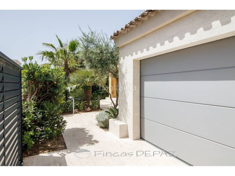 Foto 41a38a36-dce8-4e74-be67-69ede9682d21. Casa amb calefacció aparcament piscina a Baixador Castelldefels