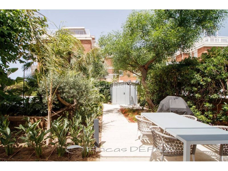 Foto 691664e1-c5ba-4a18-bd8b-6a6f37cbb324. Casa amb calefacció aparcament piscina a Baixador Castelldefels