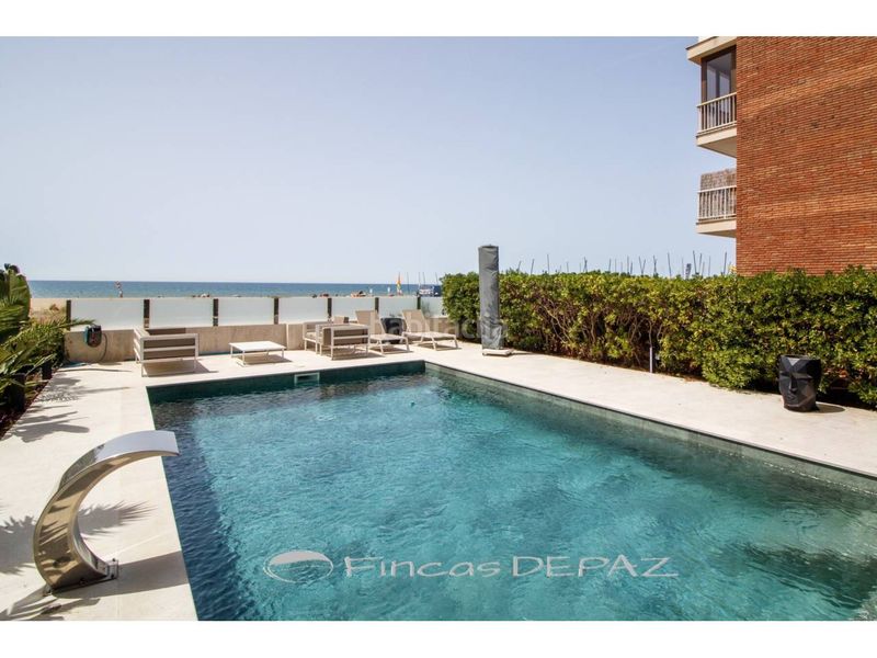 Foto aed8f64b-fab9-4146-9035-f66650131be2. Casa amb calefacció aparcament piscina a Baixador Castelldefels
