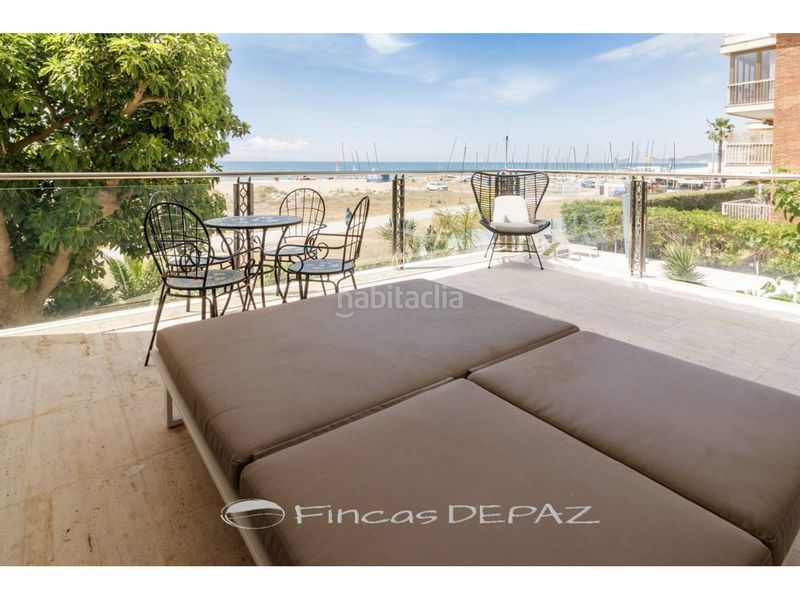 Foto b74e936b-66a5-453d-a6b3-b42fadfb728e. Casa amb calefacció aparcament piscina a Baixador Castelldefels