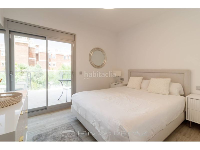 Foto c8b946b8-a917-44e1-aa88-9e7eedb63d08. Casa amb calefacció aparcament piscina a Baixador Castelldefels