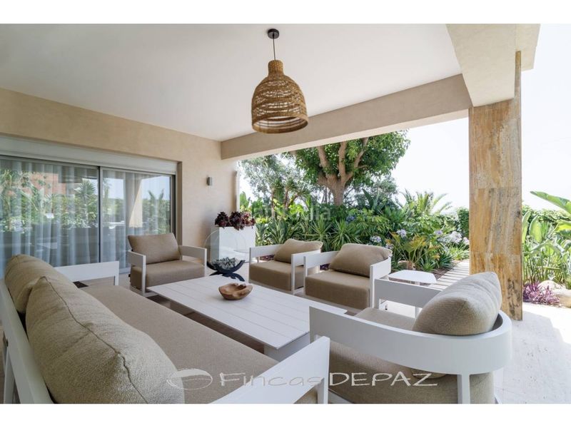 Foto f64bd235-d3d8-4c2c-887f-ee66683d75f6. Casa amb calefacció aparcament piscina a Baixador Castelldefels