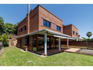 Miete Chalet in Can Roca. Casa con vistas en can roca