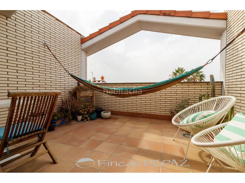 Foto 3a7e6e09-9f6d-4d7b-b474-a58d8f748c6f. Dúplex amb calefacció aparcament piscina a Baixador Castelldefels