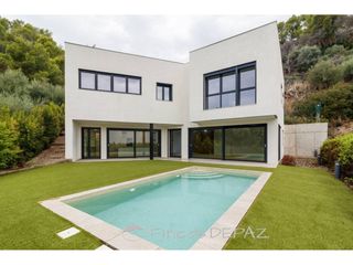 Location Chalet  Calle maria cristina güell 6. Chalet exclusivo en rat penat  sitges castelldefels