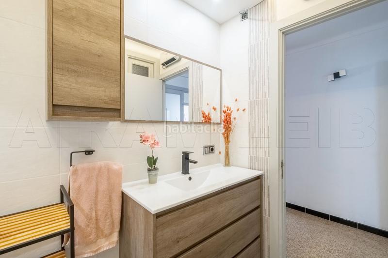 Foto b33dbdb2-8f2e-4f04-9069-2eb55f8031a6. Pis a port de Pollença Pollença