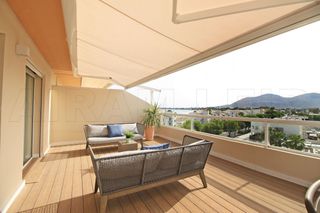 Location Attique à Port d´Alcúdia-Platja dÁlcúdia. Piso exclusivo en puerto alcudia agosto con terraza de 46 m