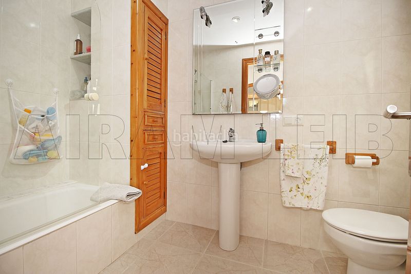 Foto b75d301e-d05f-41be-a98a-219f1bd0cc84. Piso en Gran Via de Colom Inca