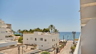 Appartement  Carrer ricardo curtoys gotarredona. Apartamento a 50 metros de la playa y a pie de todos los servici