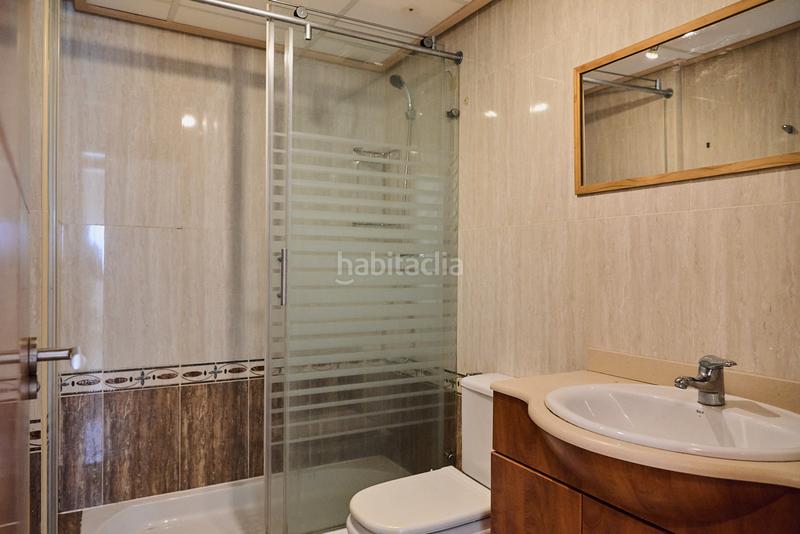 Foto ce56b545-8e32-4234-ad93-8dd635c5cf8c. Piso  a pocos minutos del centro , y playas como playa d´en bossa y la playa del paseo de ses figueretes. en Ibiza