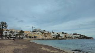Appartement  Carrer de galícia. Apartamento a pocos metros de la playa, y a 5min del centro de i