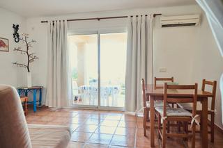 Apartament  Urbanització cala azul. Apartamento en zona muy tranquila, con vistas al mar y a pocos m