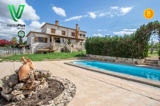 Chalet  Son gual- a (no oficial). Chalet con gran parcela con piscina privada en son gual  el hoga