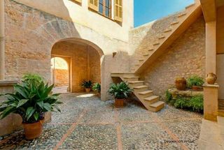 Casa a Sineu. Casa mallorquina con historia en el corazón de sineu