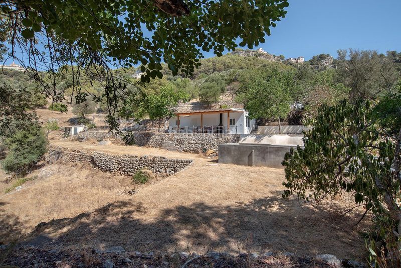 Foto ebf0e70b-7557-4966-b715-e254479b6f27. Masia amb aparcament a Puigpunyent