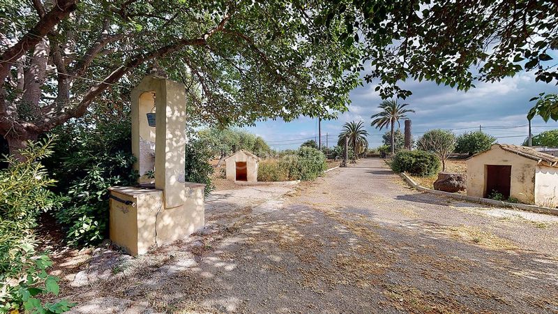 Foto f0ad5528-e0a2-45dd-b06f-f2936ae8c6ea. Masia amb aparcament a Son Sardina Palma de Mallorca