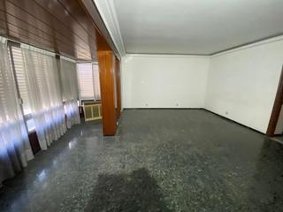 Pis  Carrer carrer de la cerdanya, 10. Dos exclusivos pisos a reformar en el corazón de el vendrell !