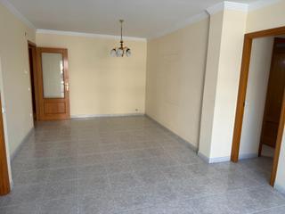 Piso  Avenida de la cossetània. Vive a dos pasos del mar en calafell..