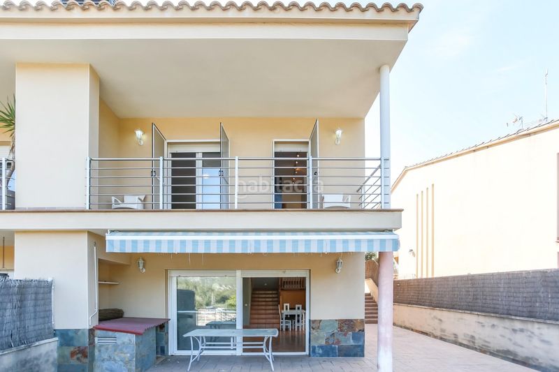 Foto 52015745-b22b-4388-9558-02b7031e19ae. Casa adossada amb calefacció aparcament piscina a Canyelles