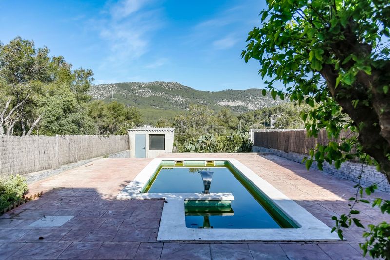 Foto 7e7e5609-c45d-4e2f-83e6-2ded3003e954. Casa adossada amb calefacció aparcament piscina a Canyelles