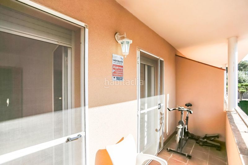 Foto b40ef295-3b24-4fc3-be81-0c3dcd4dee3a. Casa adossada amb calefacció aparcament piscina a Canyelles