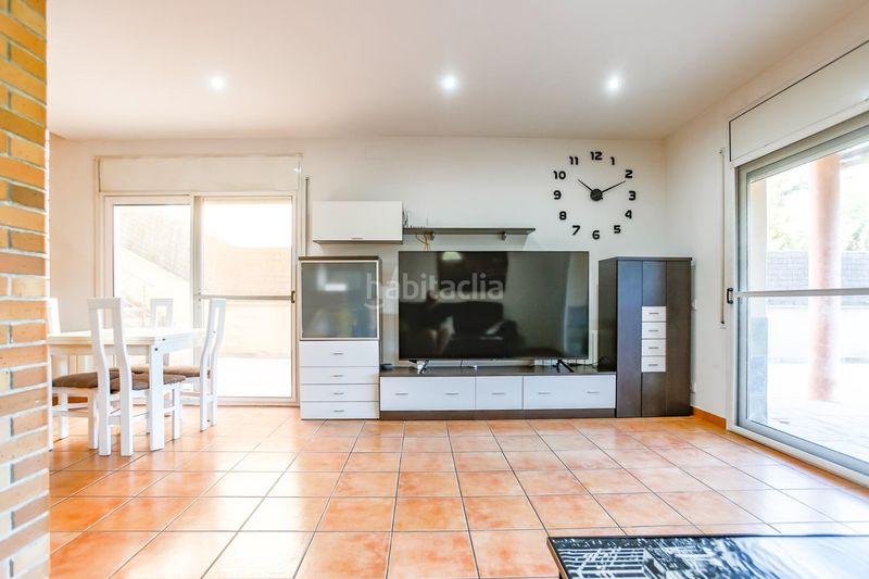 Foto f25fb72d-2ba2-44a4-a31d-6bfe5b33699c. Casa adossada amb calefacció aparcament piscina a Canyelles