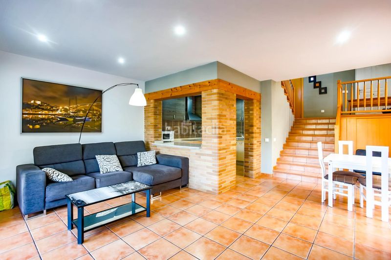 Foto f287fdab-d466-46fc-9b73-b1411eea2c1c. Casa adossada amb calefacció aparcament piscina a Canyelles